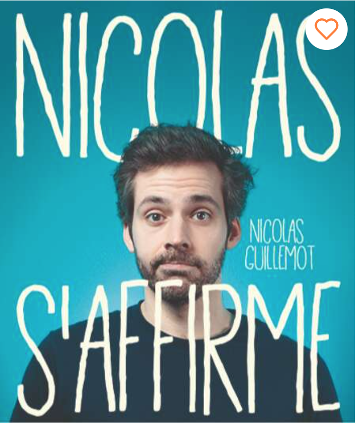 Nicolas s’affirme avec sensibilité et humour dans un seul en scène à contre-courant des codes du stand-up. Gentil, discret, presque effacé, il franchit avec courage le mur de l’exposition de soi.