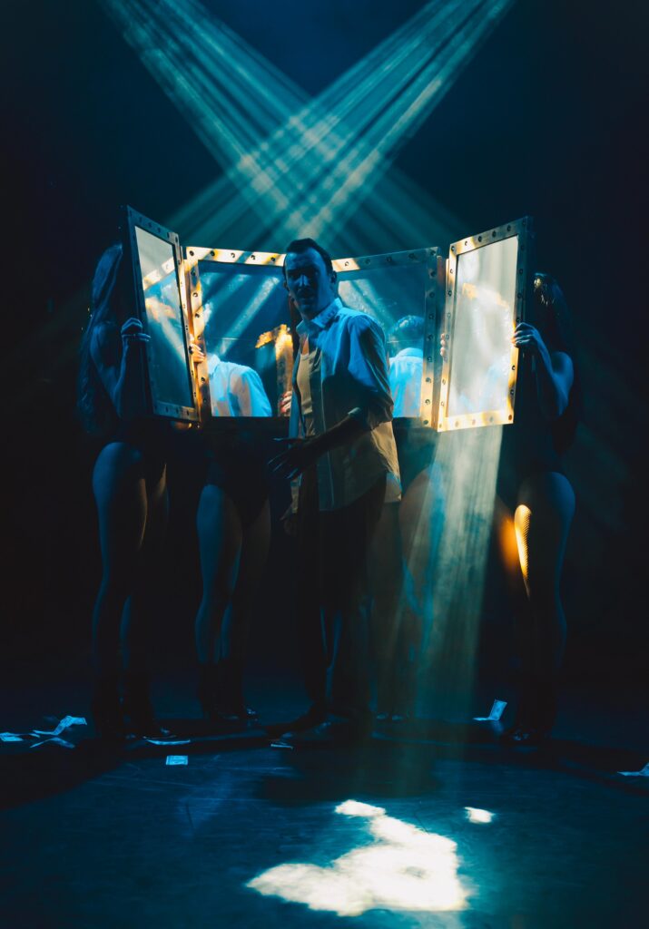 critique culturelle
Maxime Dorion
spectacle Paris octobre 2025
théâtre et musique live
comédie musicale poétique
revue cabaret moderne