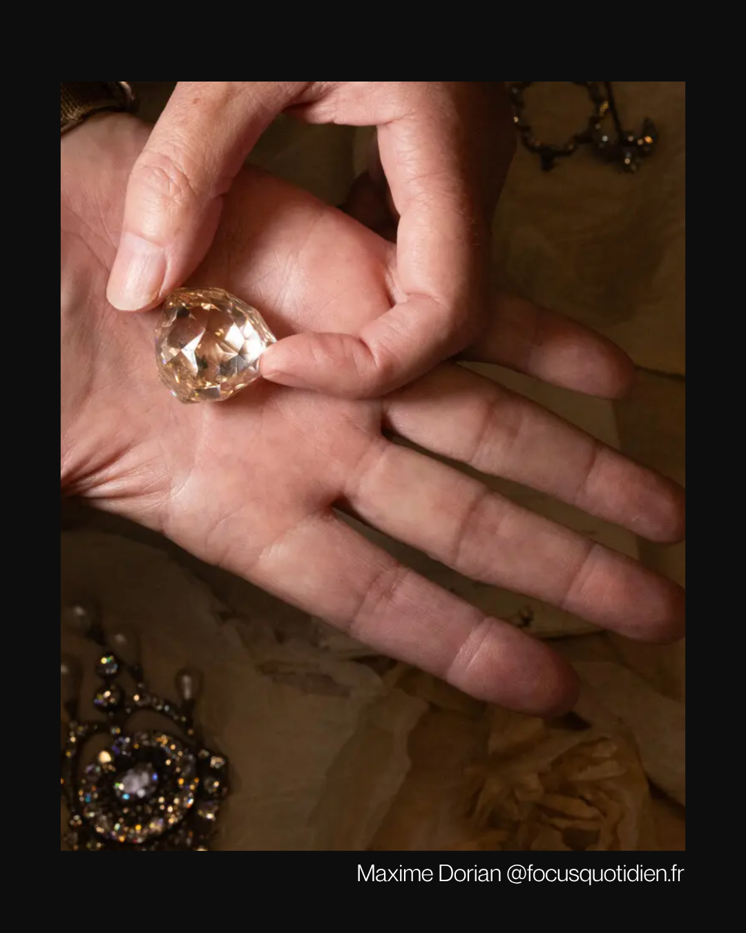 Le diamant florentin jaune en forme de poire, ancien joyau des Médicis